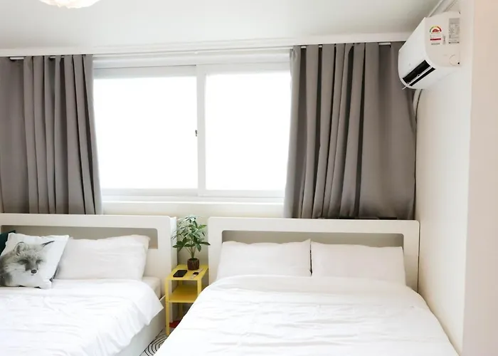 # Gimpo Airport # Songjeong Station 3 Minutes # Hongdae 30 Minutes # Food Street # 5th Floor # Elevator *