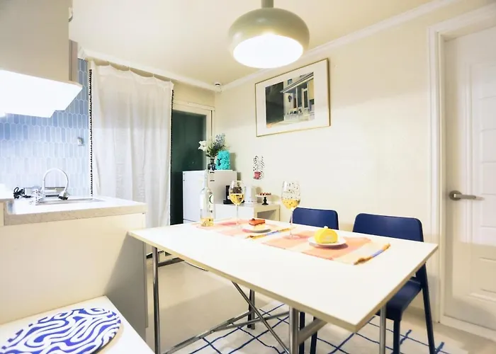 # Gimpo Airport # Songjeong Station 3 Minutes # Hongdae 30 Minutes # Food Street # 5th Floor # Elevator *